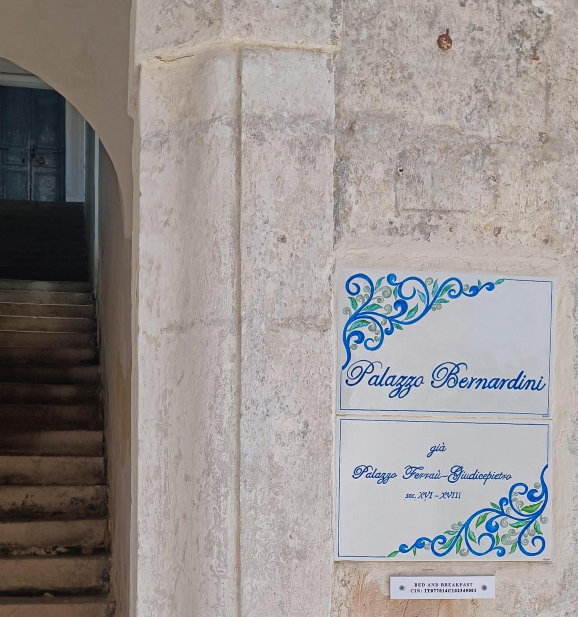 Palazzo Bernardini B & B Матера Екстер'єр фото